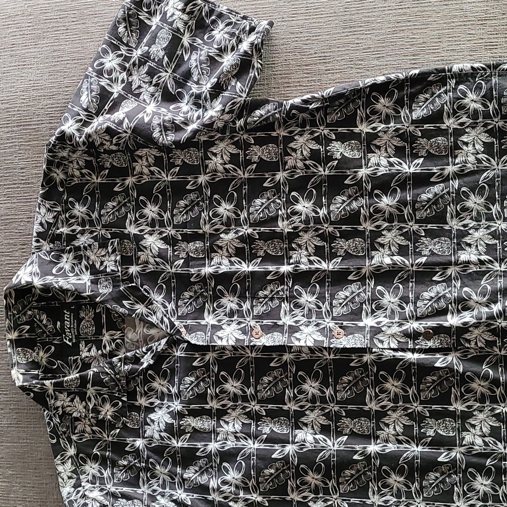 Mens Hawaiian Shirt with Coconut Buttons